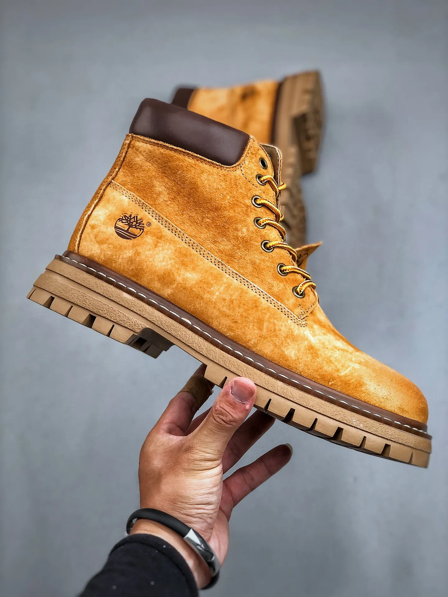 Local self-pickup💰560 supports store release. New goods🚀#Timberland Timberland/Timberland classic outdoor casual rhubarb boots series. Guangdong factory quality. Original box and original packaging. The fabric is made of Italian 🇮🇹 top-grade frosted fine-grained cowhide. It is paired with anti-odor and anti-corrosion genuine leather latex insoles to give you a perfect wearing experience. The quality is exquisite and durable. A must-have for sportsmen. Specializes in not looking handsome. High-quality and first-class foot feel. Size: 39 -44 (leather shoe size)